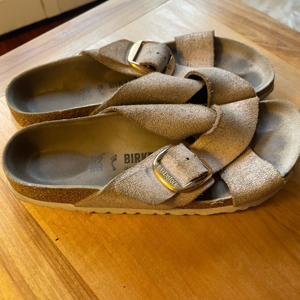 Birkenstock women’s leather sandals. Size 39.